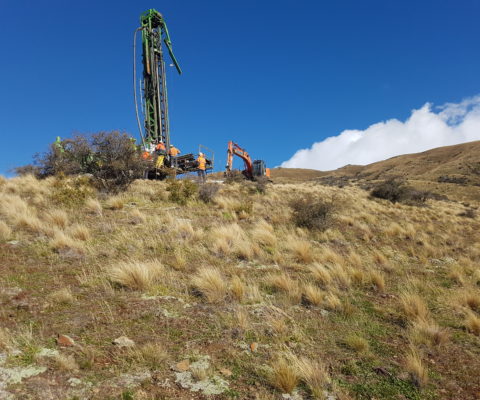 Washingtons up the hill